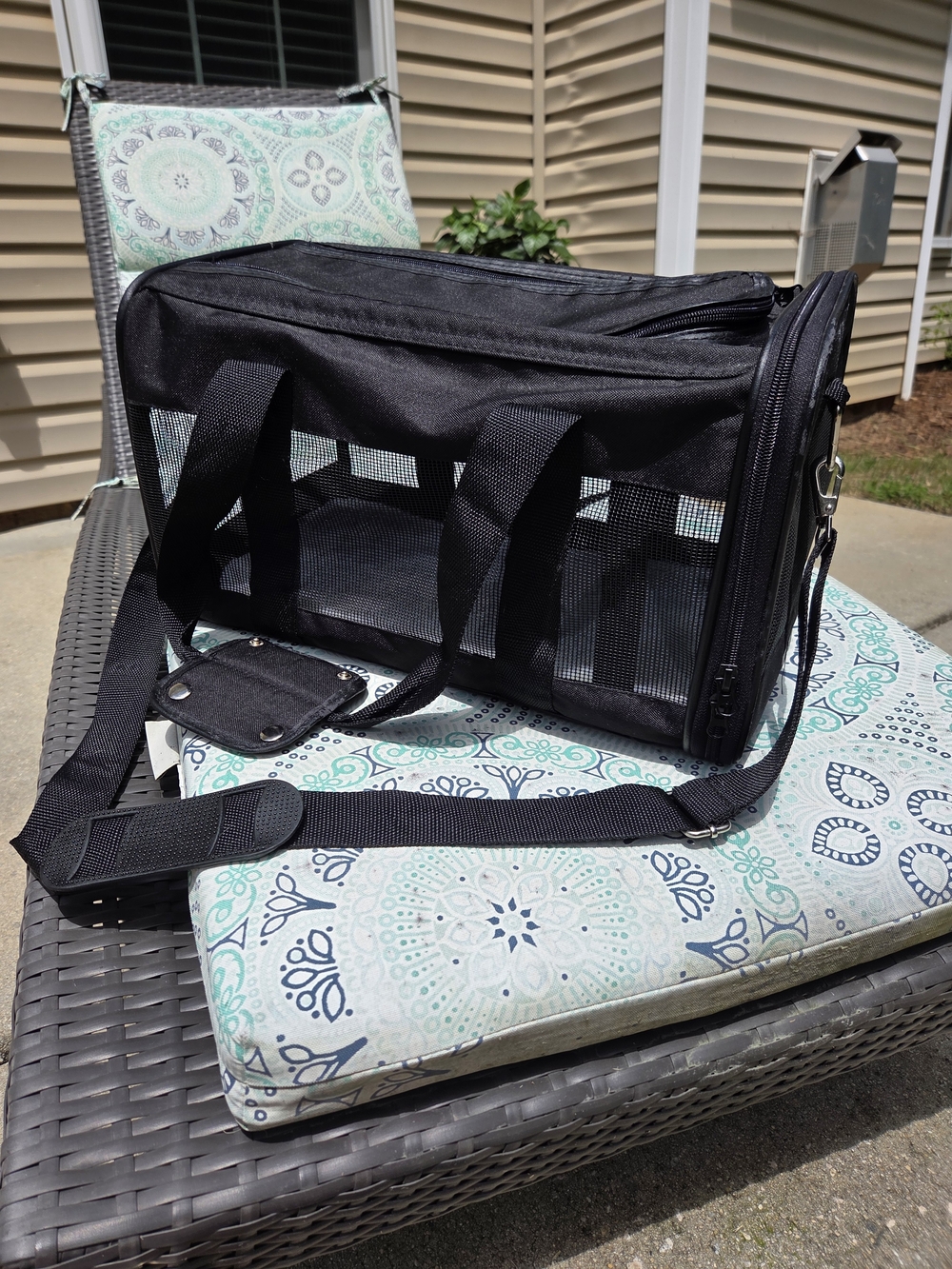 Black Mesh Travel Pet Carrier Shoulder Bag - Amazon Basics